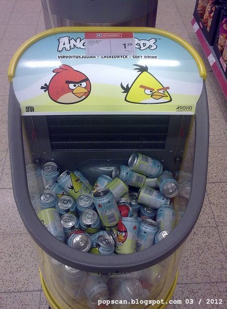 Angry Birds cumple 2 años y ellos traen los regalos 3